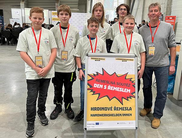 Heimvolksschüler beim Handwerkstag in Budweis
