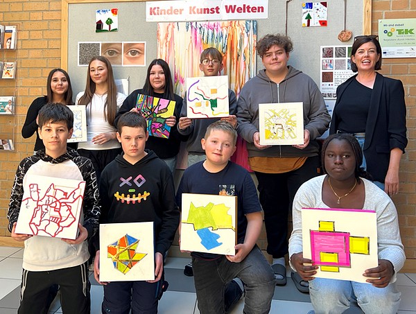 Heimvolksschüler erschaffen dreidimensionale Kunstwerke auf Styrodur