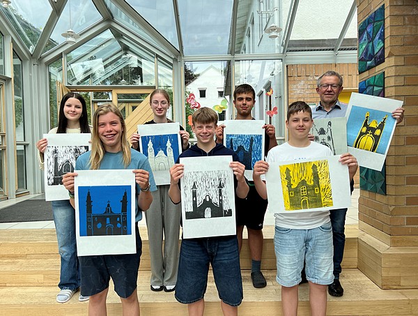Abenteuer Holzschnitt an der Heimvolksschule